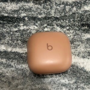 Kim Kardashian Studio Beats - Dune